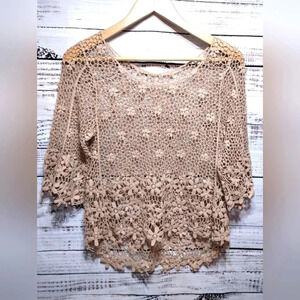 Crochet Floral Lightweight Flowy Top in Beige Tan size Small Festival Boho